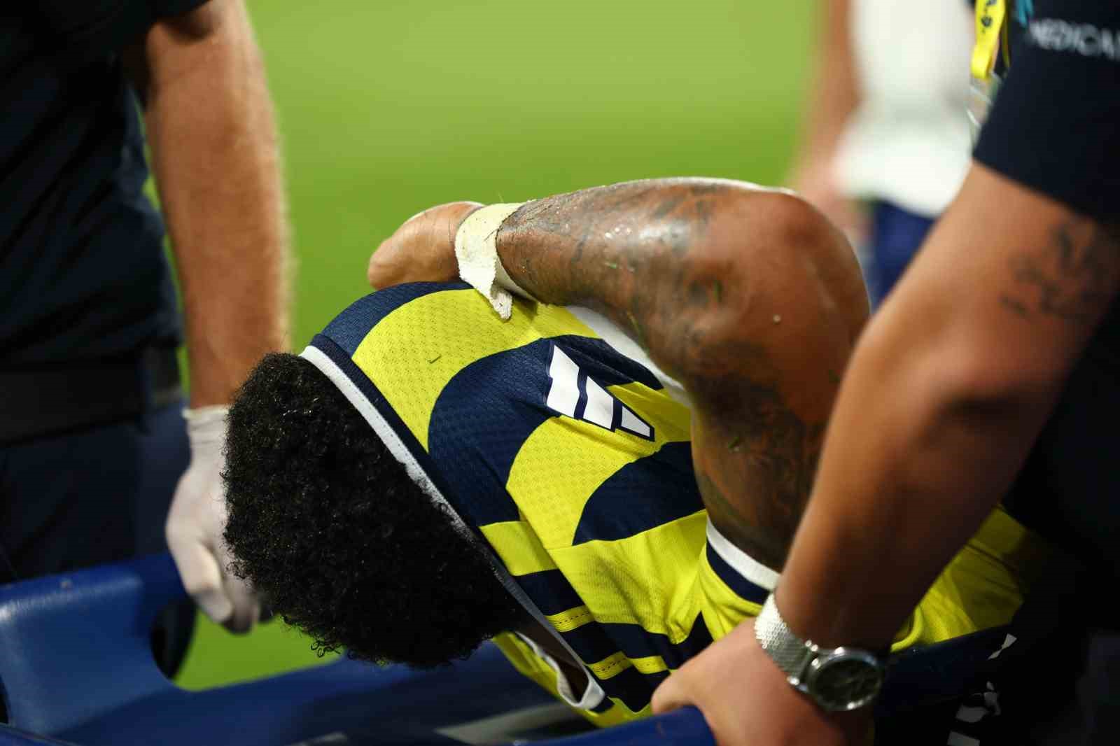 UEFA Şampiyonlar Ligi: Fenerbahçe: 2 - Sturm Graz: 0 (İlk yarı)
