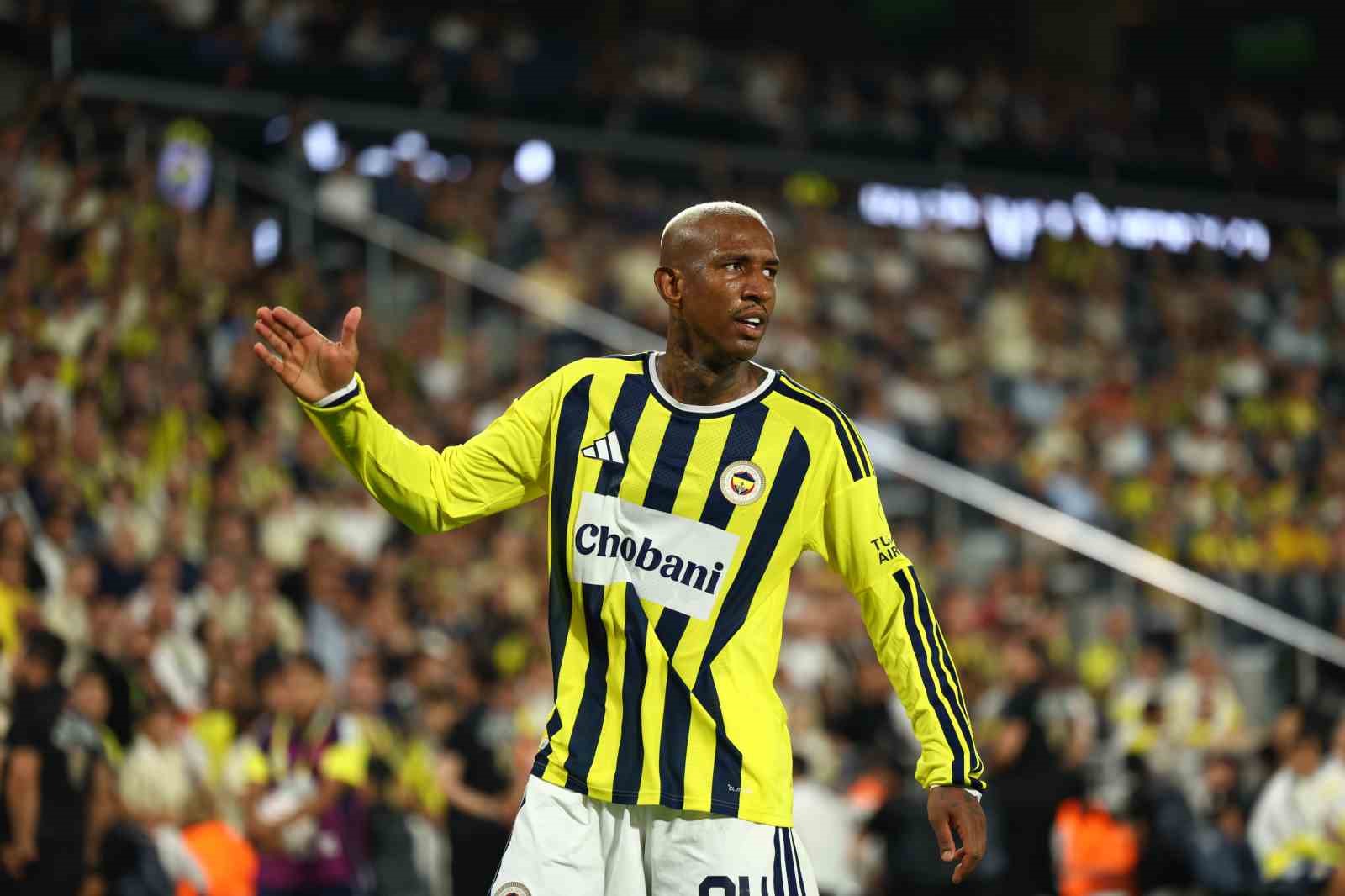 UEFA Şampiyonlar Ligi: Fenerbahçe: 2 - Sturm Graz: 0 (İlk yarı)