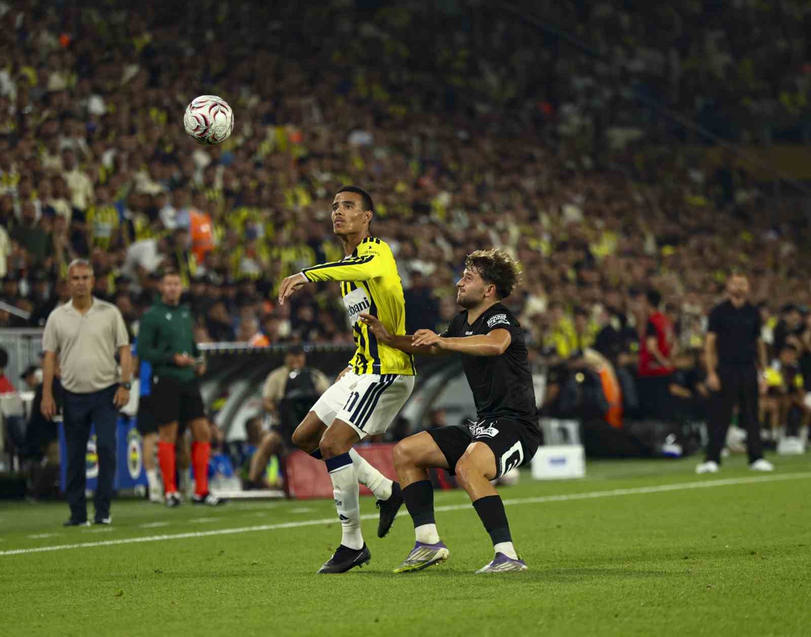UEFA Şampiyonlar Ligi: Fenerbahçe: 2 - Sturm Graz: 0 (İlk yarı)