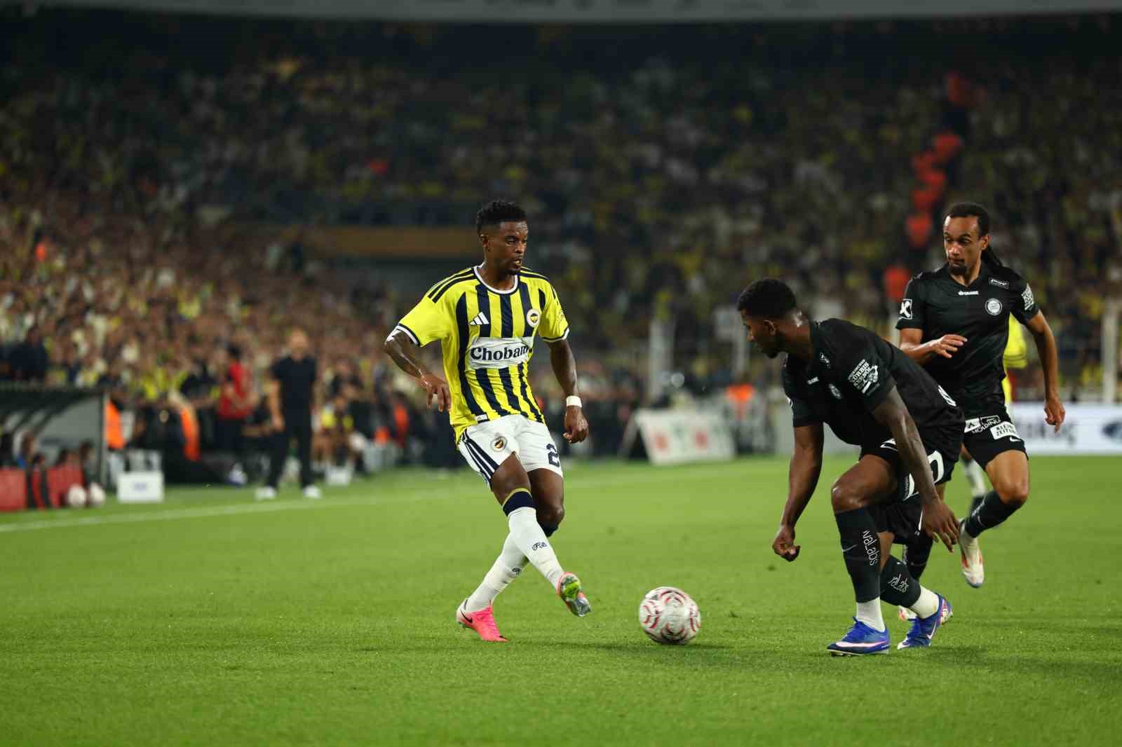 UEFA Şampiyonlar Ligi: Fenerbahçe: 2 - Sturm Graz: 0 (İlk yarı)