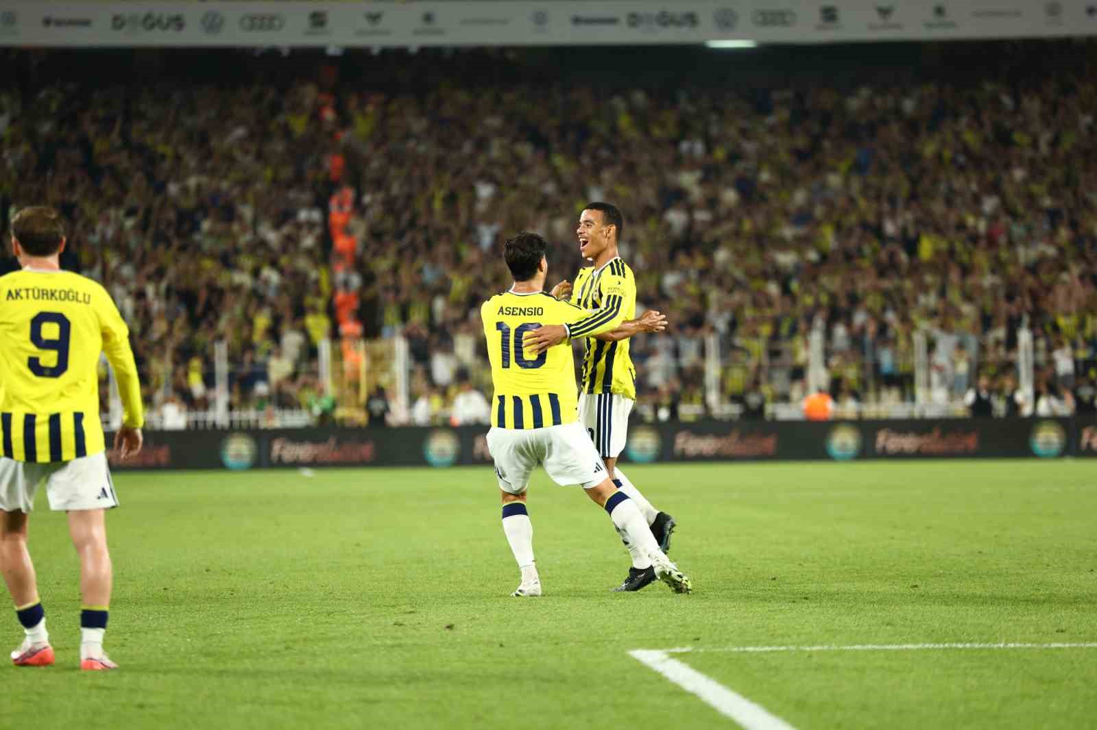 UEFA Şampiyonlar Ligi: Fenerbahçe: 2 - Sturm Graz: 0 (İlk yarı)