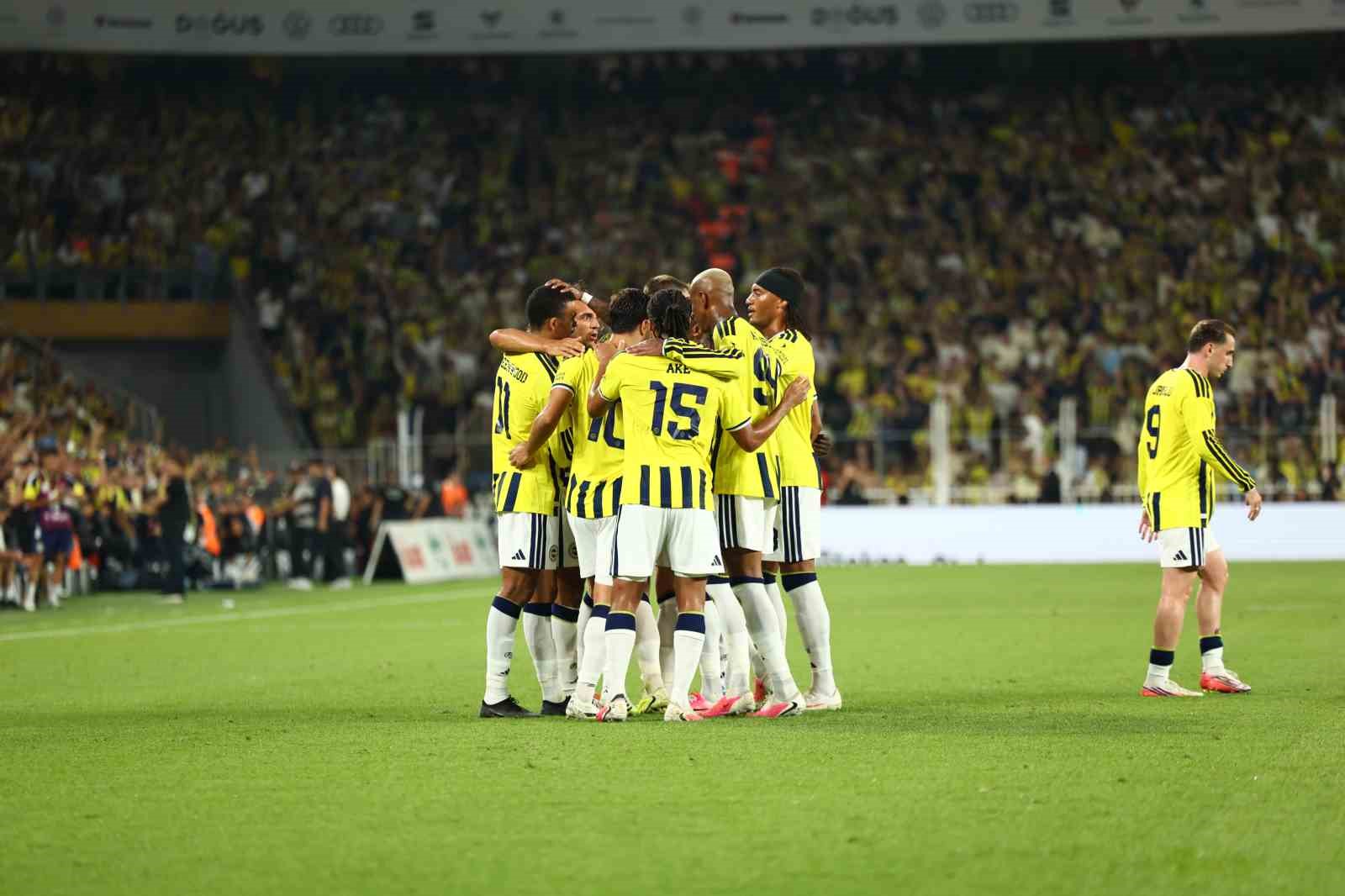 UEFA Şampiyonlar Ligi: Fenerbahçe: 2 - Sturm Graz: 0 (İlk yarı)