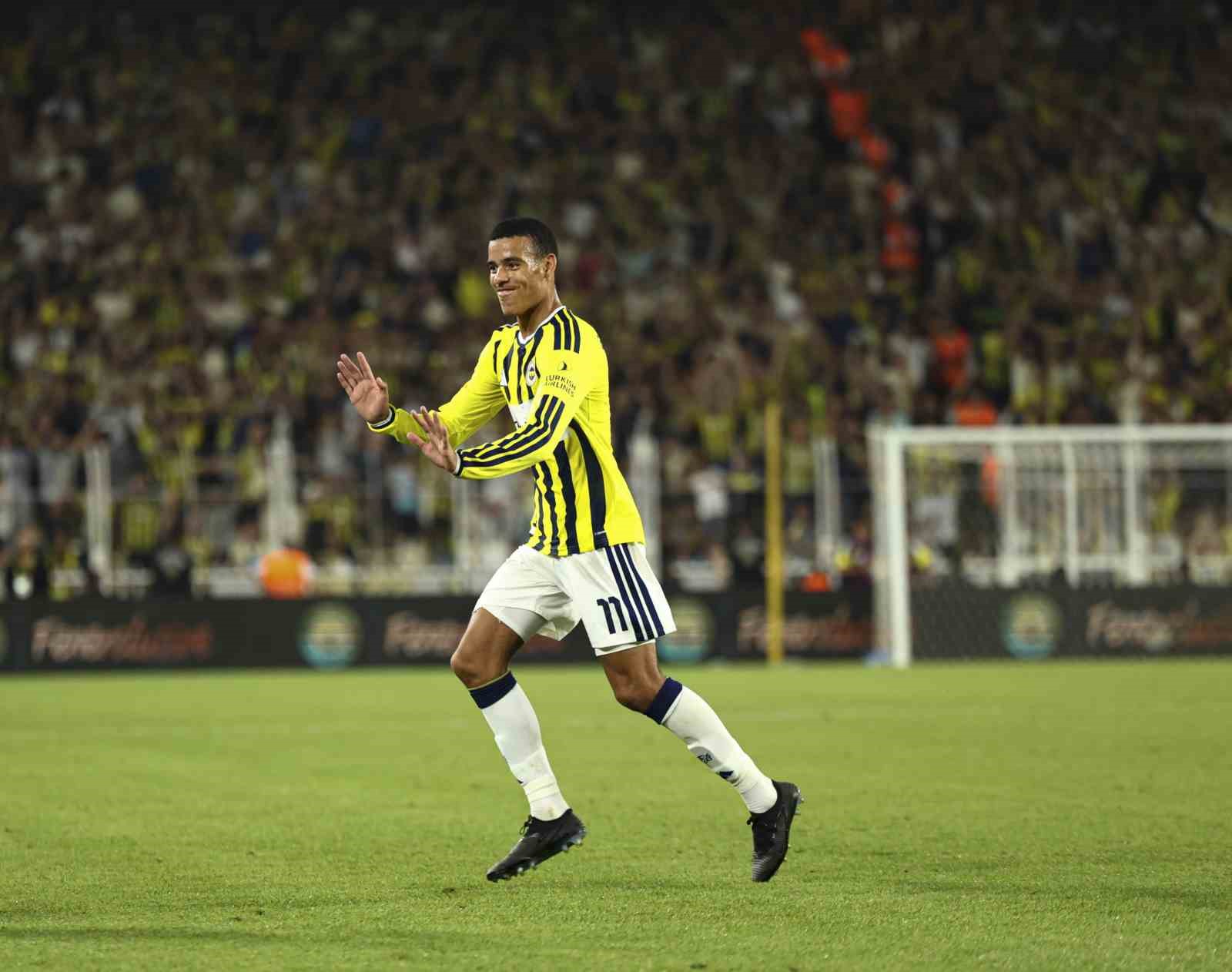 UEFA Şampiyonlar Ligi: Fenerbahçe: 2 - Sturm Graz: 0 (İlk yarı)
