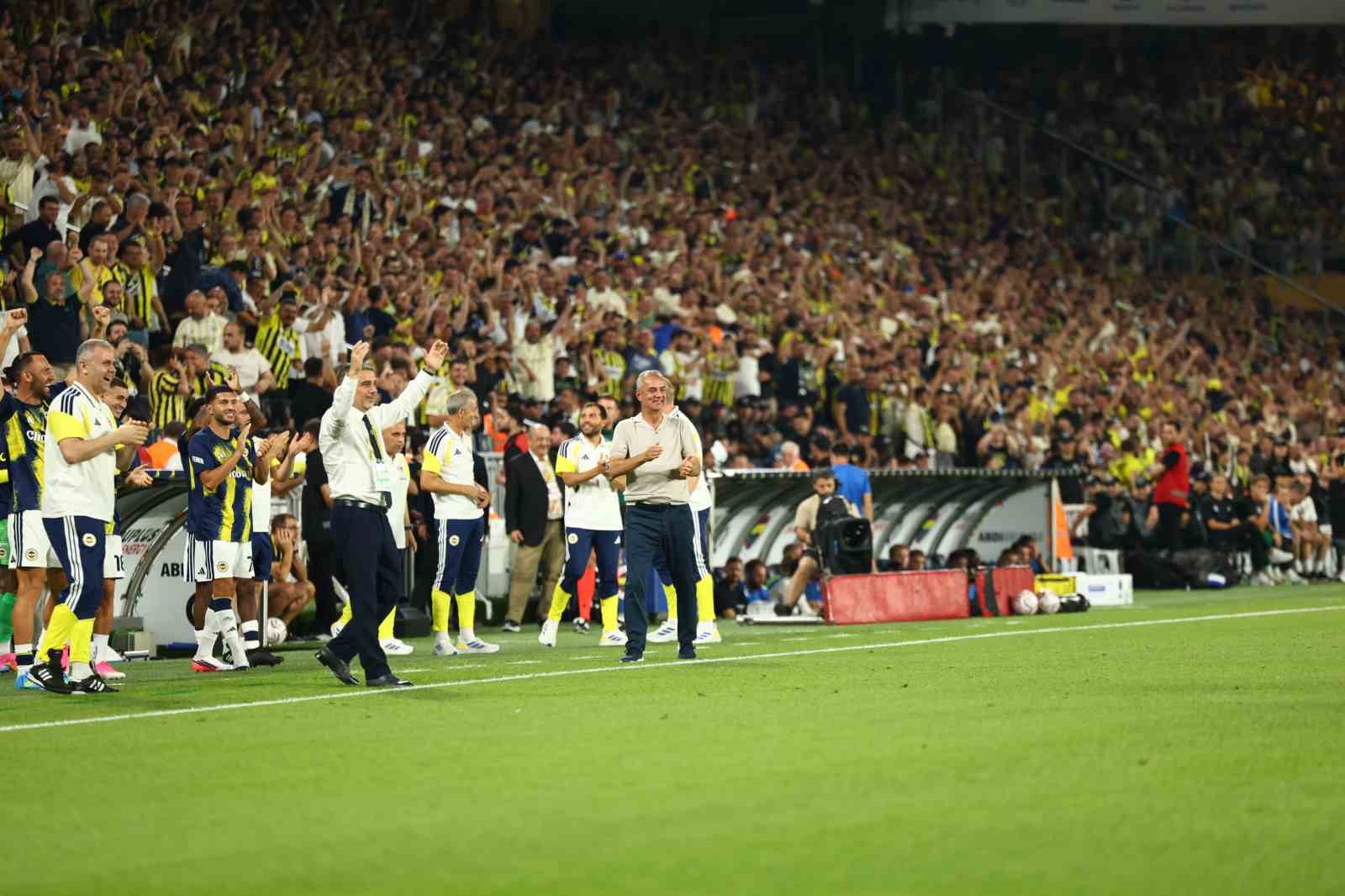 UEFA Şampiyonlar Ligi: Fenerbahçe: 2 - Sturm Graz: 0 (İlk yarı)