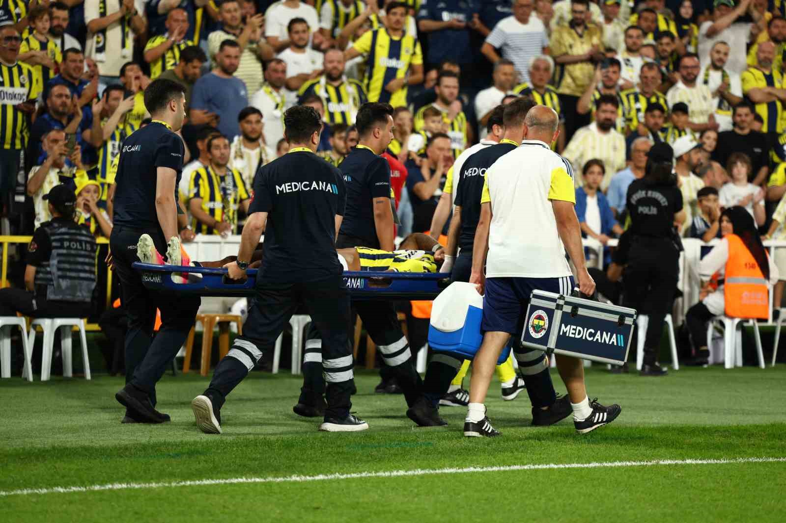 UEFA Şampiyonlar Ligi: Fenerbahçe: 2 - Sturm Graz: 0 (İlk yarı)
