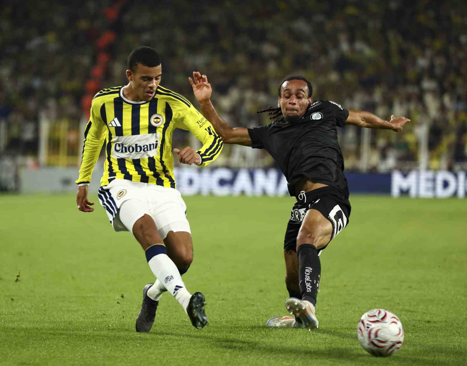 UEFA Şampiyonlar Ligi: Fenerbahçe: 2 - Sturm Graz: 0 (İlk yarı)