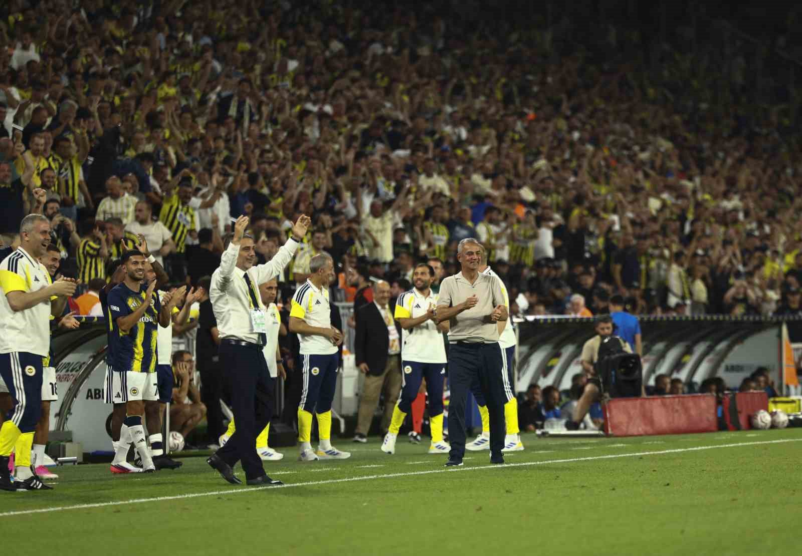 UEFA Şampiyonlar Ligi: Fenerbahçe: 2 - Sturm Graz: 0 (İlk yarı)