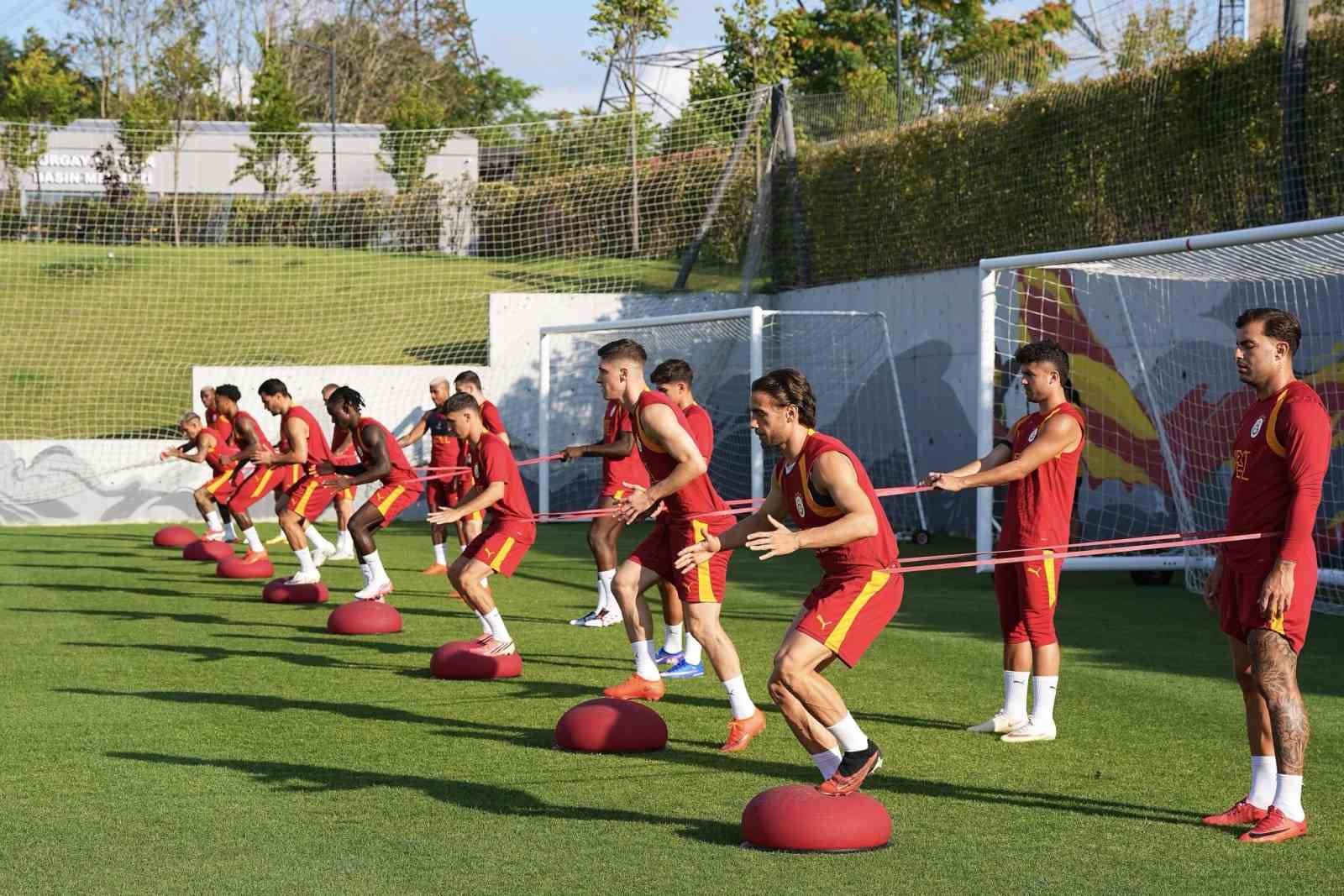 Galatasaray, yeni sezon hazırlıklarını sürdürdü