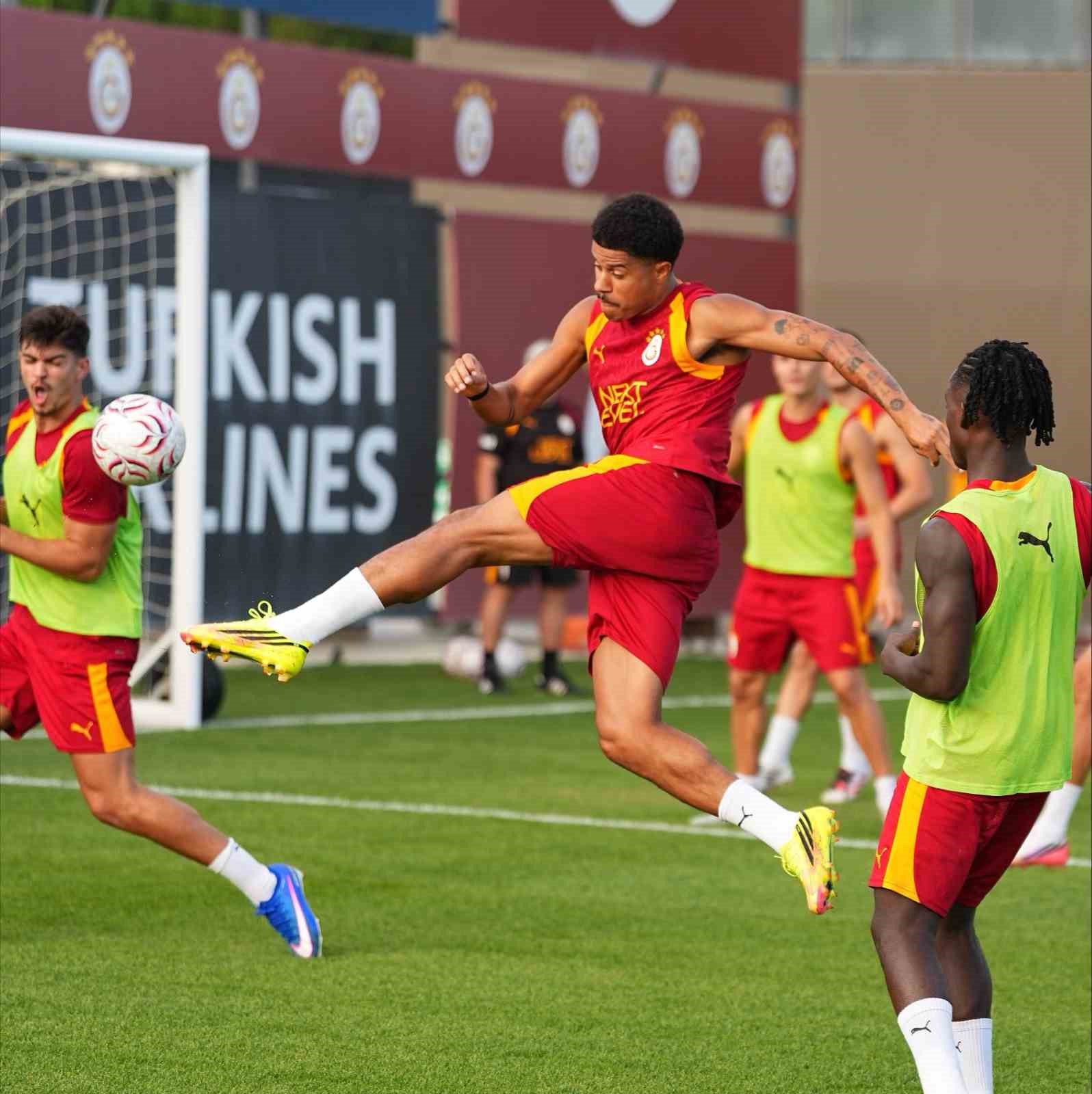 Galatasaray, yeni sezon hazırlıklarını sürdürdü