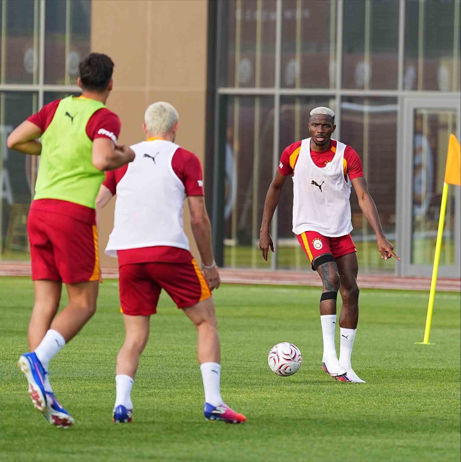 Galatasaray, yeni sezon hazırlıklarını sürdürdü