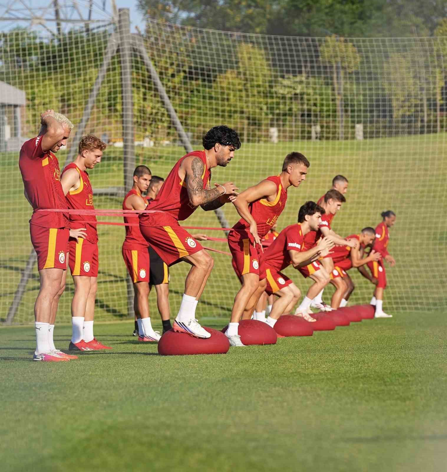 Galatasaray, yeni sezon hazırlıklarını sürdürdü