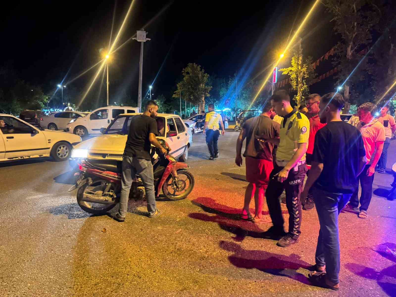 Şanlıurfa’da otomobil ile çarpışan motosikletin sürücüsü yaralandı