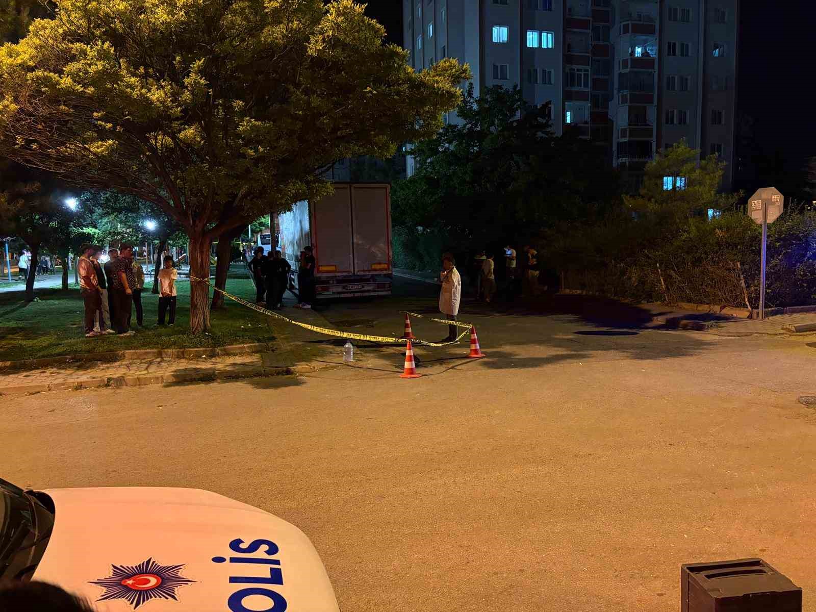 ’Kız meselesinde’ kan aktı: 2 yaralı