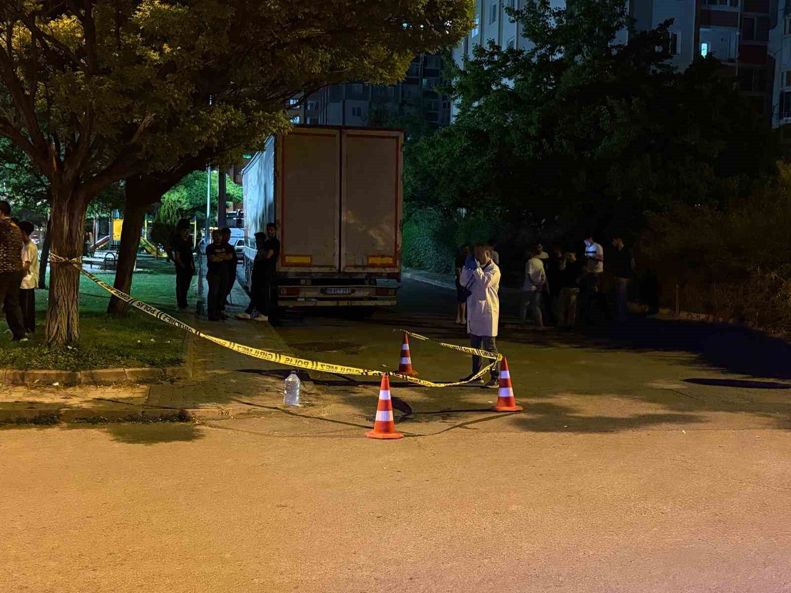 ’Kız meselesinde’ kan aktı: 2 yaralı