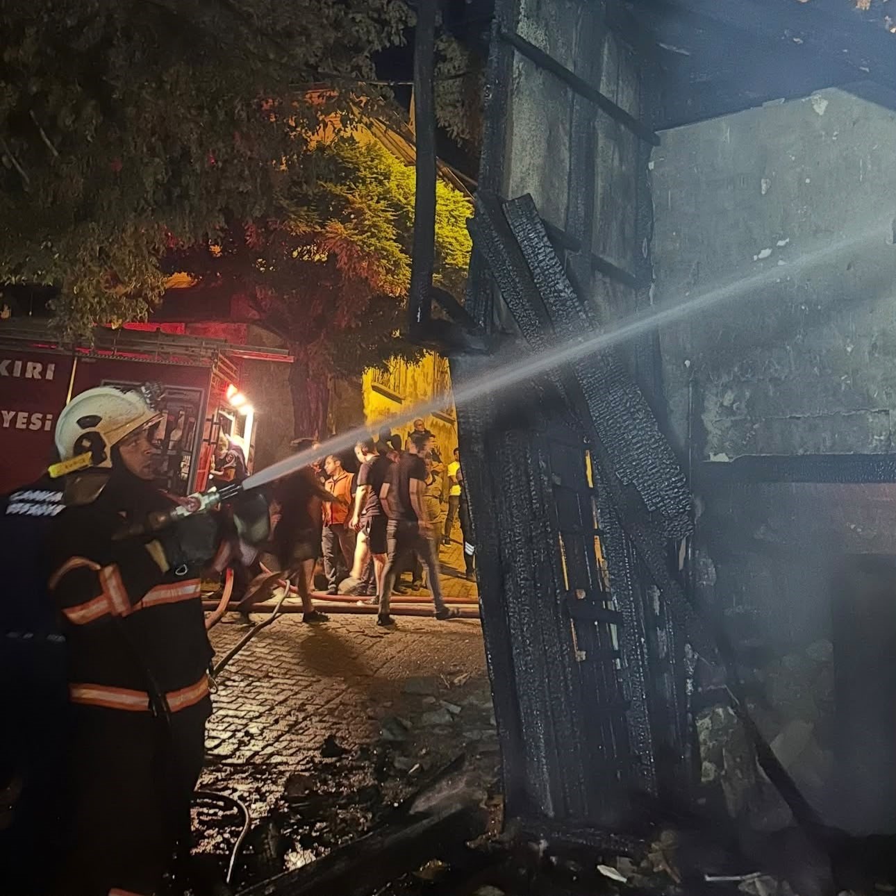 Çankırı’da alevlere teslim olan ev küle döndü
