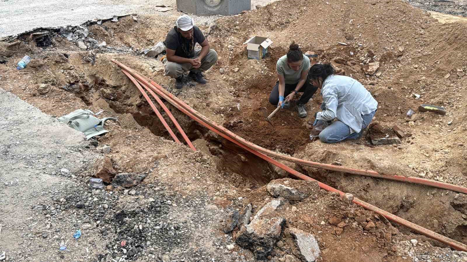 Menteşe’de altyapı çalışmaları sırasında mezar kalıntılarına rastlandı