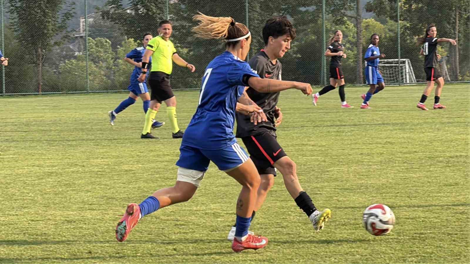 Hazırlık maçı: Beşiktaş Kadın Futbol Takımı: 3 - FOMGET: 1