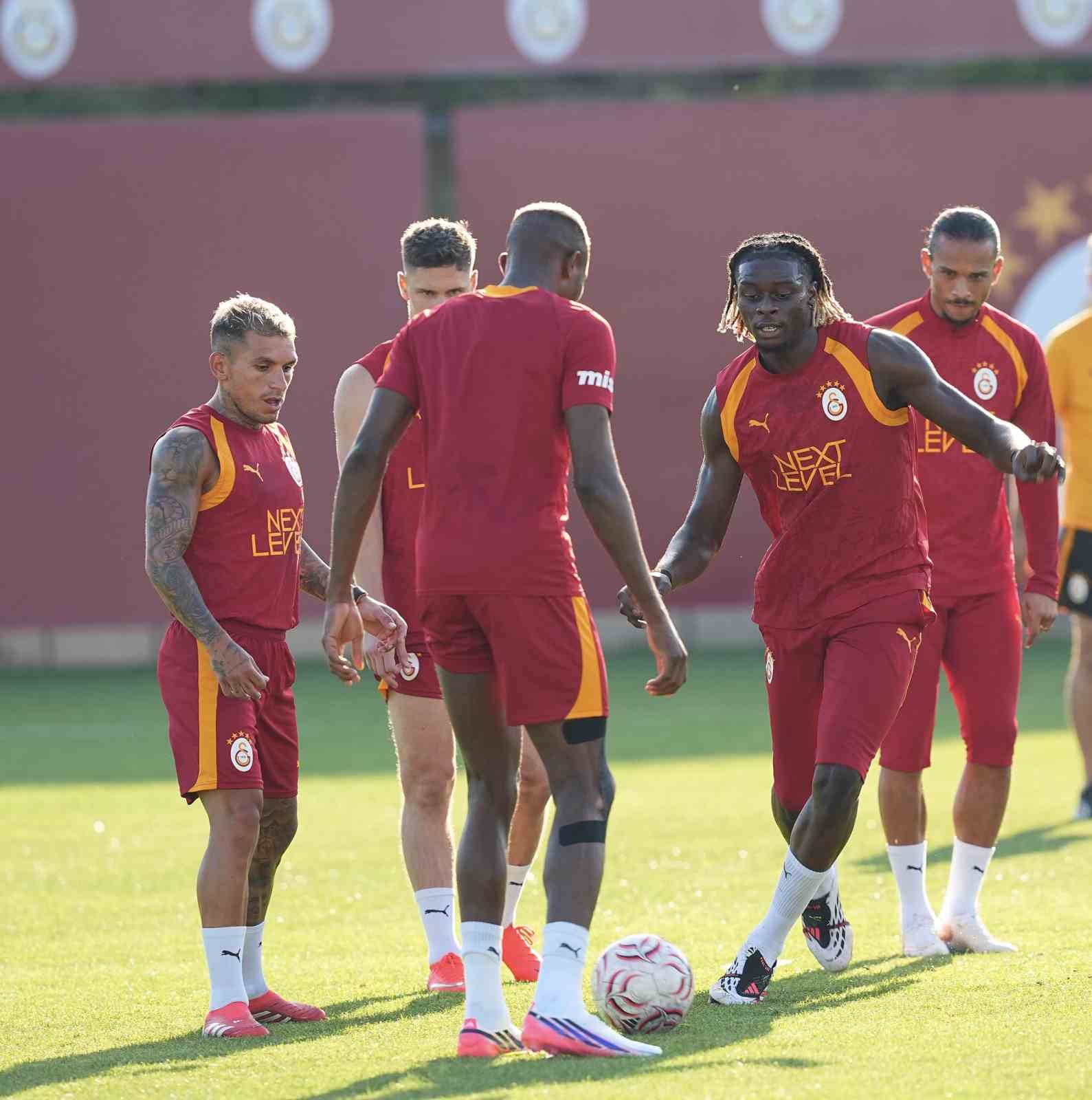 Galatasaray yeni sezon hazırlıklarına devam ediyor