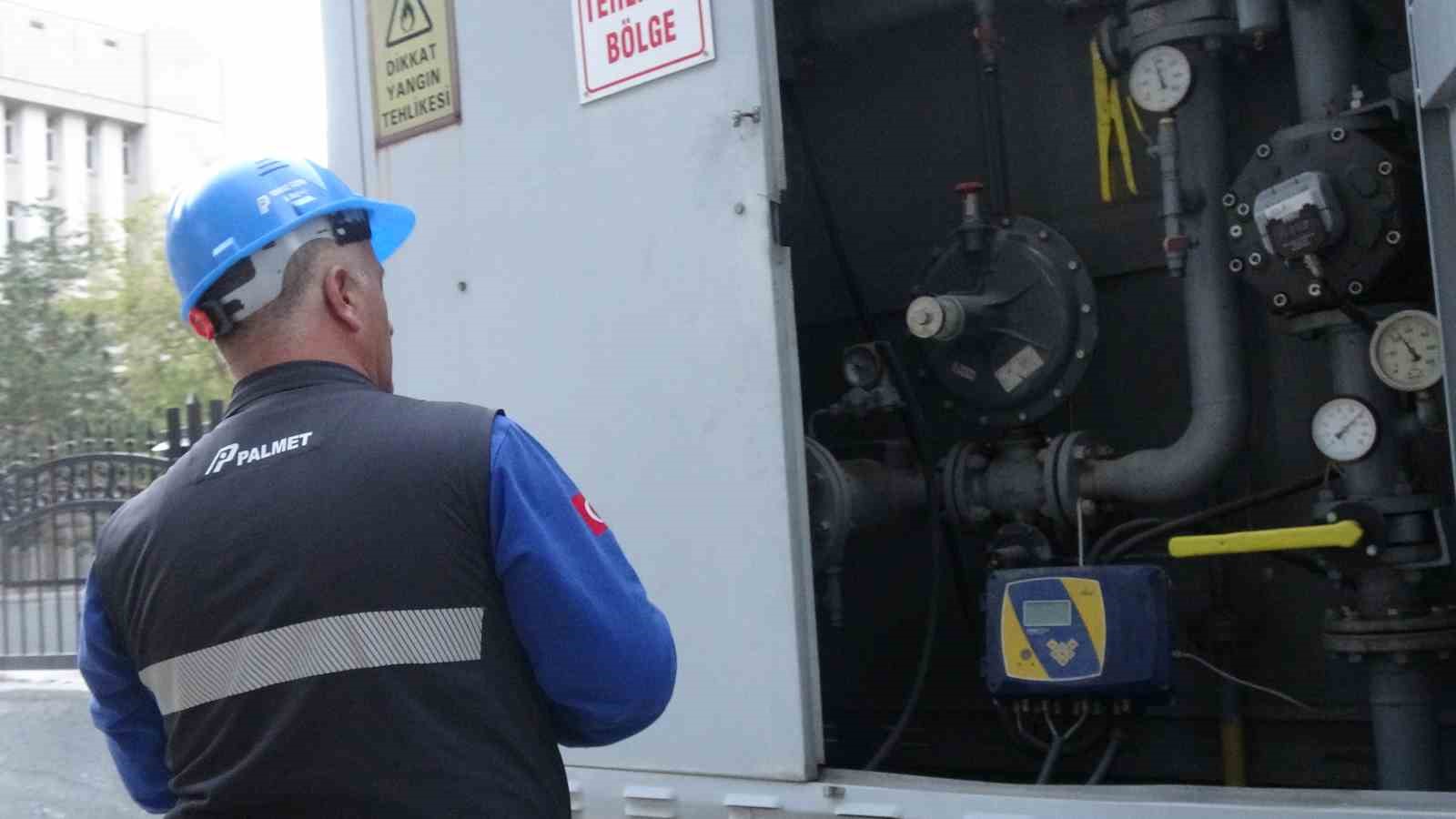 Erzurum Adliyesi’nde yangın: 2 kişi dumandan etkilendi
