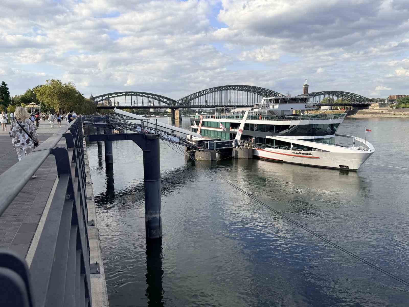 Almanya’da Ren Nehri’nde kuraklık alarmı: Su seviyesinde tarihi düşüş yaşandı