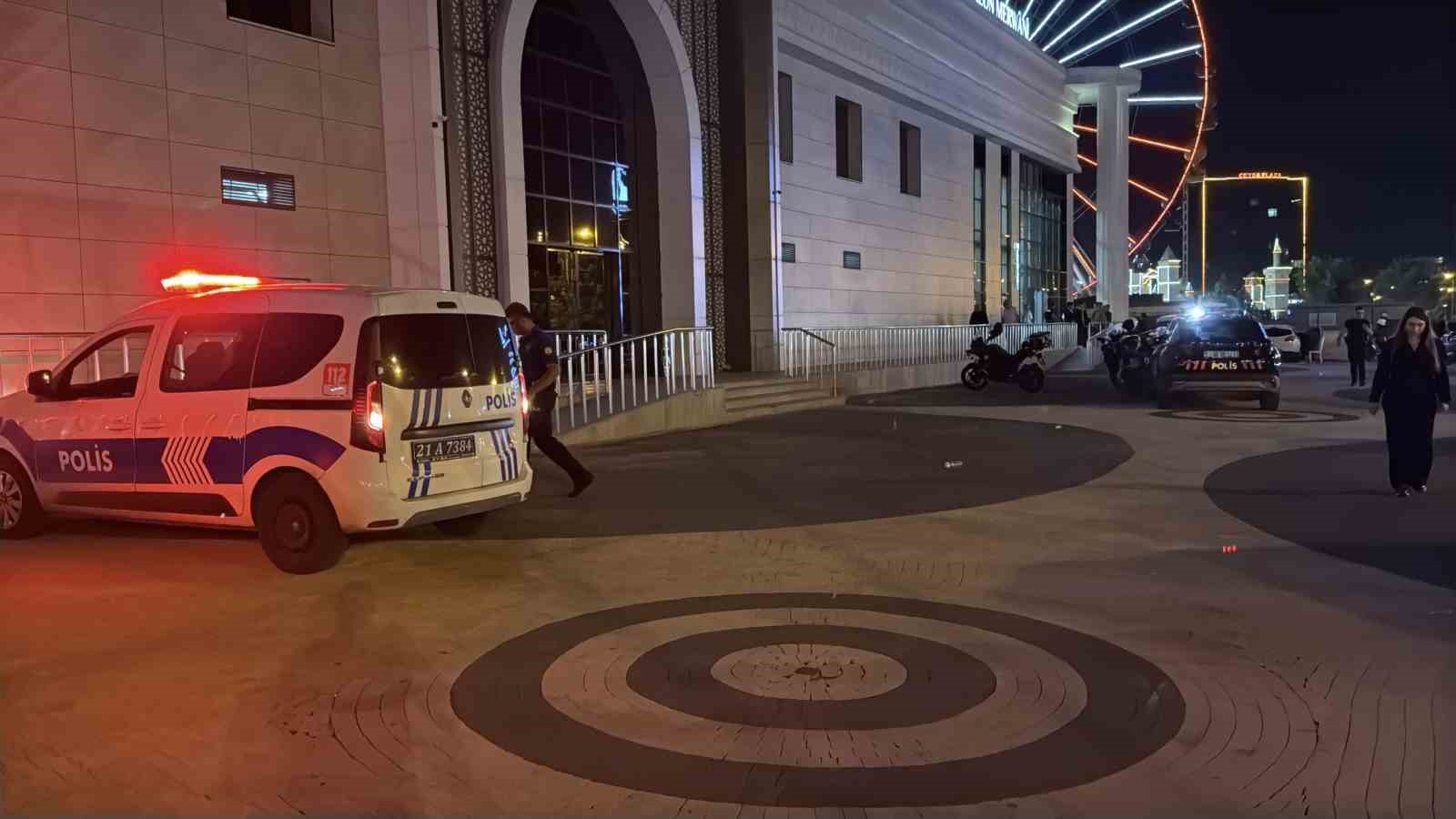 Düğün salonunda iki taraf arasında tekme tokat kavga: 5 yaralı