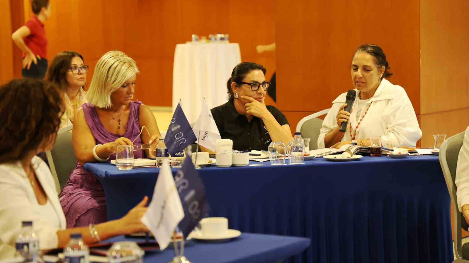 "Ekonomiye Yön Verenler Zirvesi" iş dünyasının önde gelen isimlerini Bodrum’da bir araya getirdi