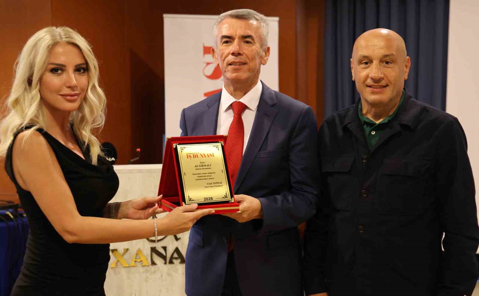 "Ekonomiye Yön Verenler Zirvesi" iş dünyasının önde gelen isimlerini Bodrum’da bir araya getirdi