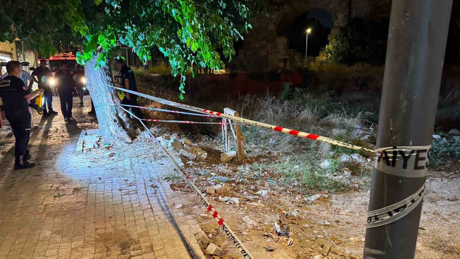 Side Antik Kent’te kuyuya düşen çocuğa nefes kesen kurtarma operasyonu