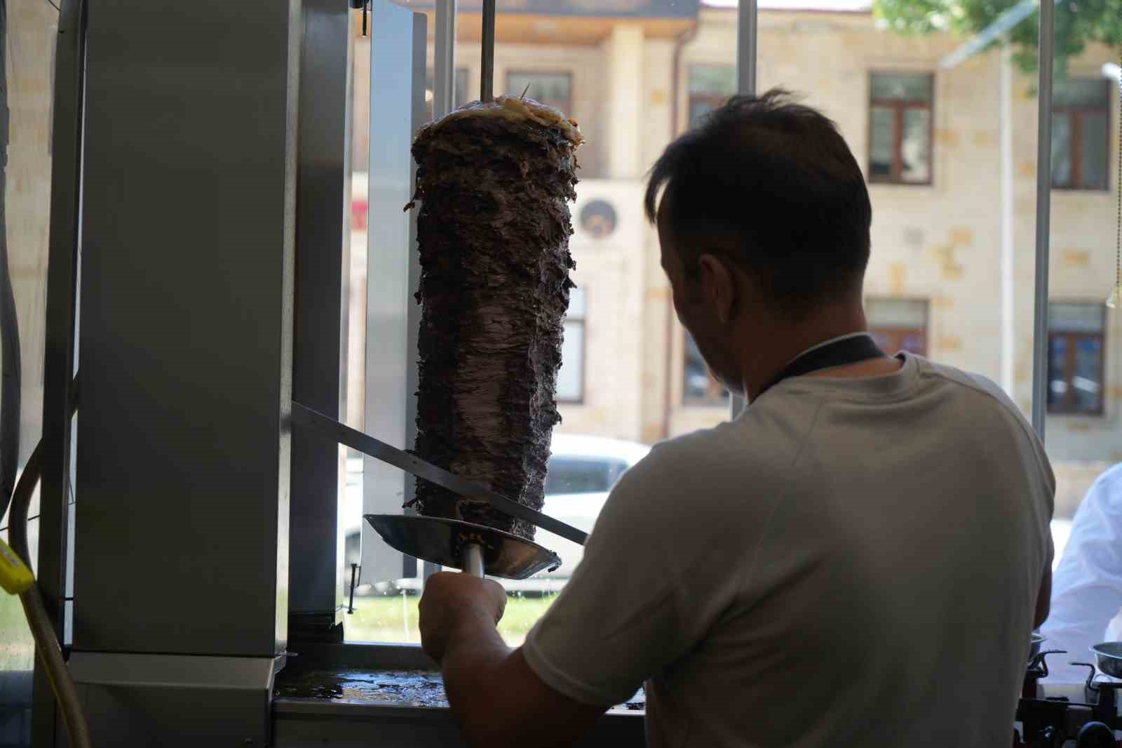 Bayburt’ta kavurucu sıcaklar serinlik arayışını artırdı