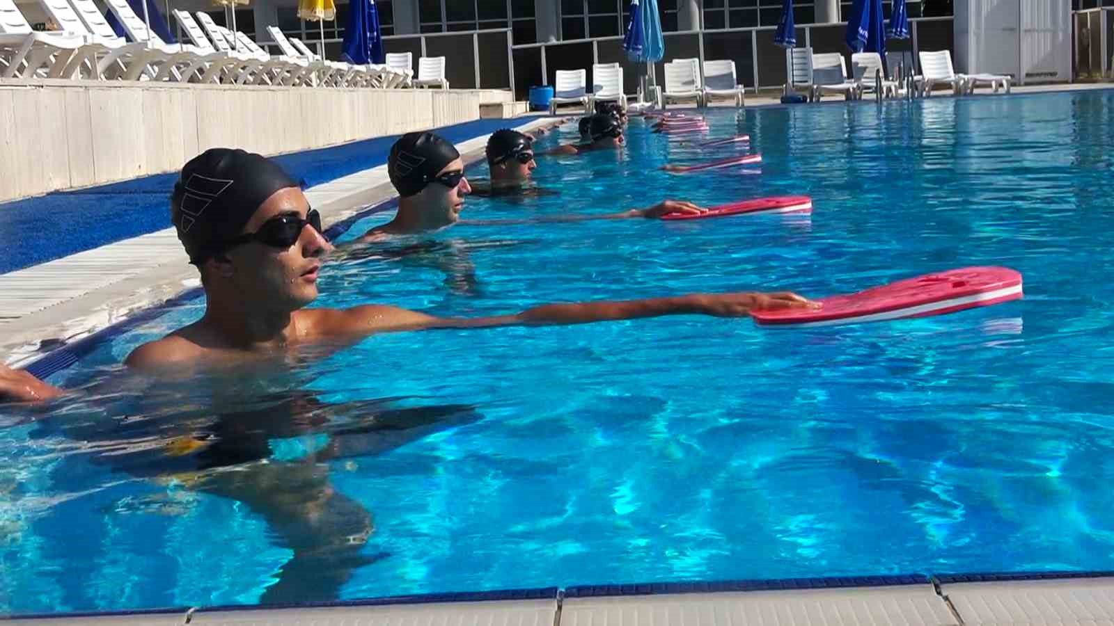Deniz astsubay adayları zorlu eğitimlerle Mavi Vatan’da göreve hazırlanıyor