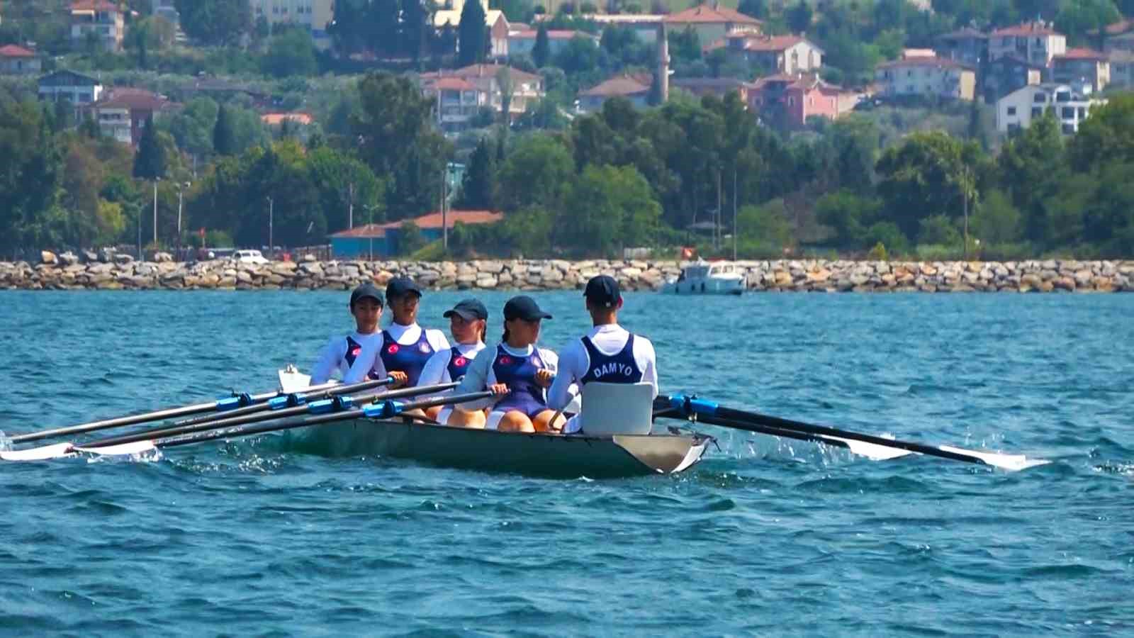 Deniz astsubay adayları zorlu eğitimlerle Mavi Vatan’da göreve hazırlanıyor
