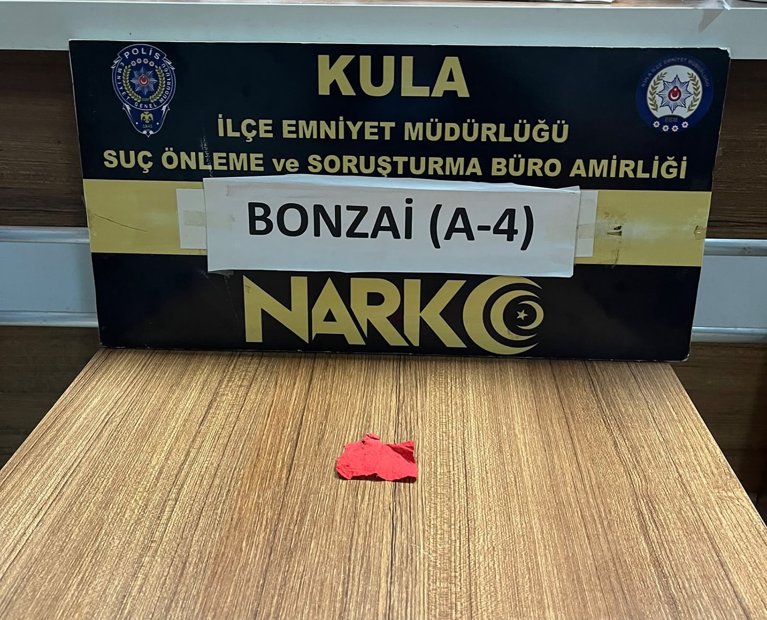 Kula’da uyuşturucu ve aranan şahıslara yönelik operasyon: 4 tutuklama