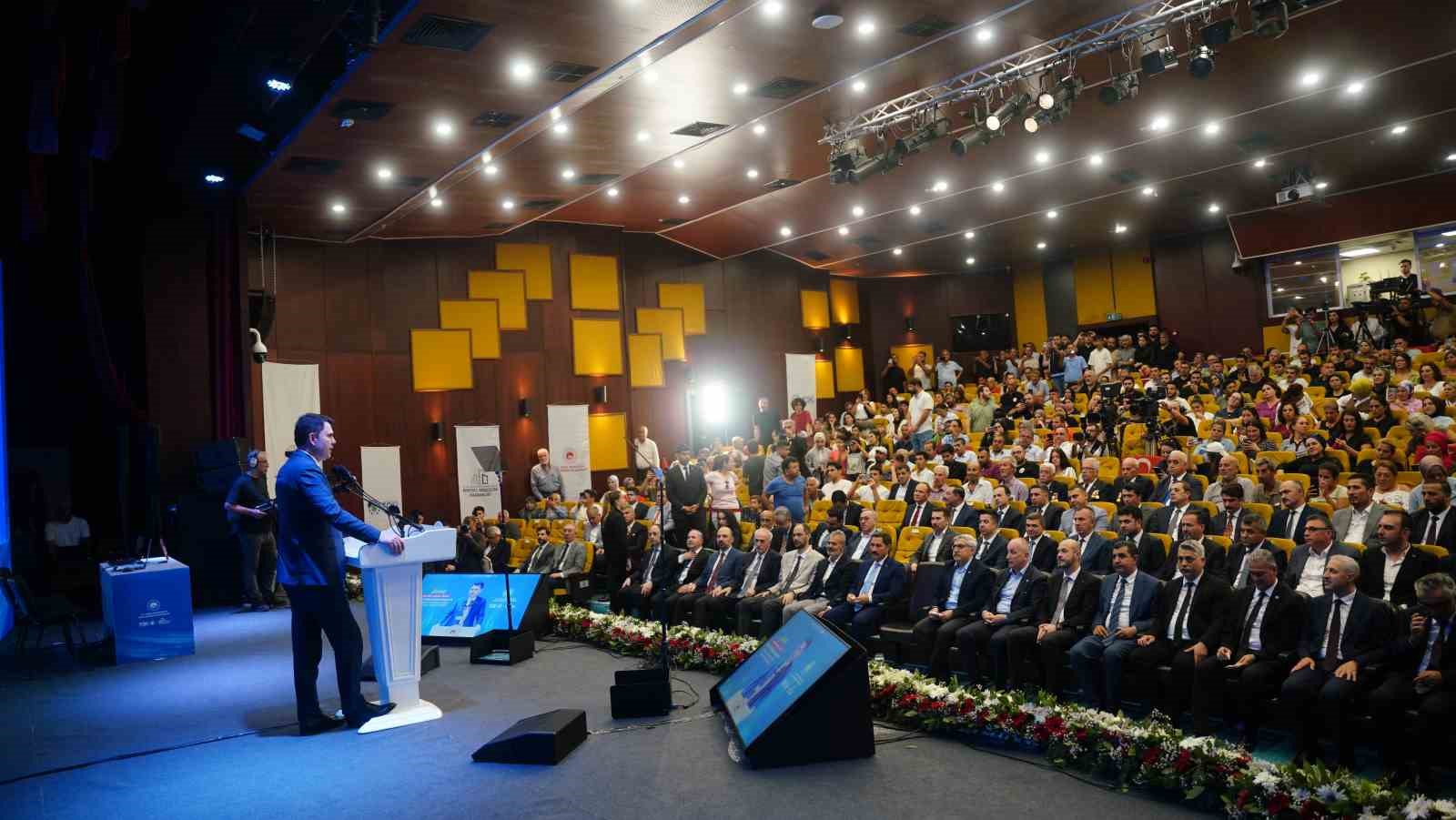 Bakan Kurum’un katılımıyla Hatay’da 8 bin 500 hak sahibinin konutu belirlendi