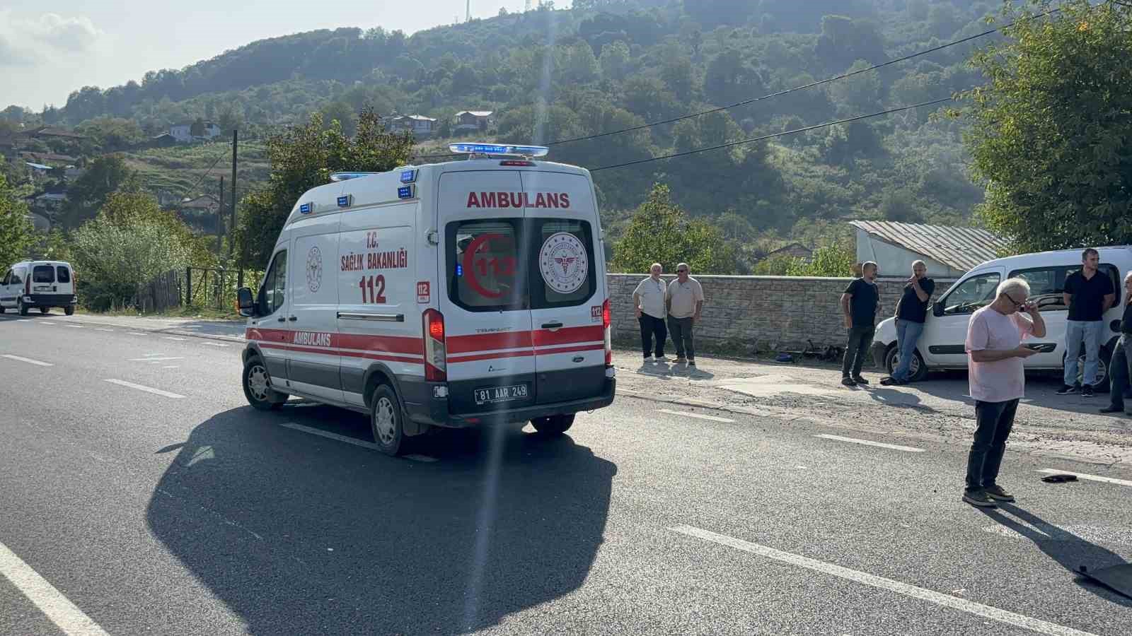 Tırla çarpışan otomobil takla attı: 4 yaralı