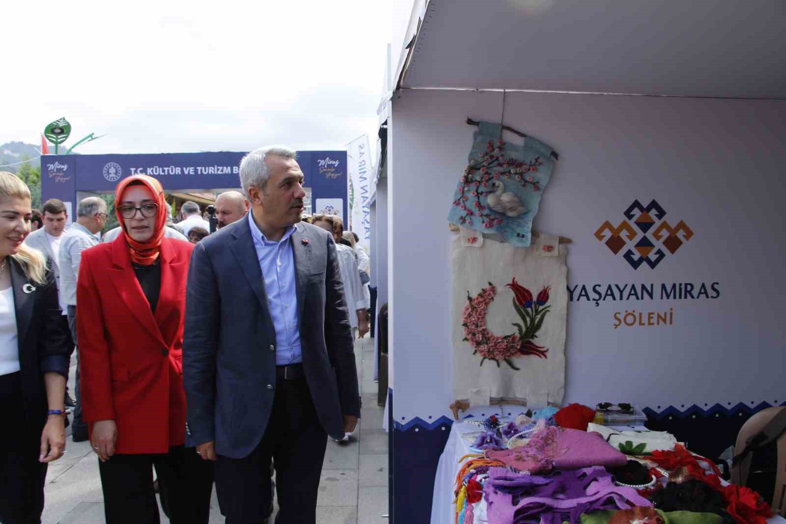 Rize’de ‘Yaşayan Miras Şöleni’ başladı