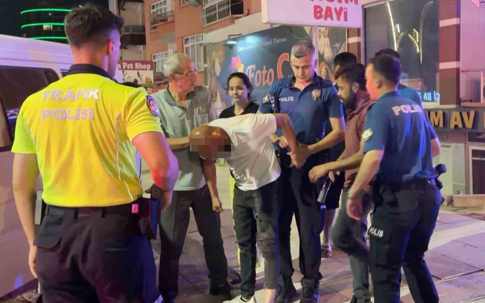 "Kelepçe vuramazlar, imkansız" dedi, kelepçelenip gözaltına alındı