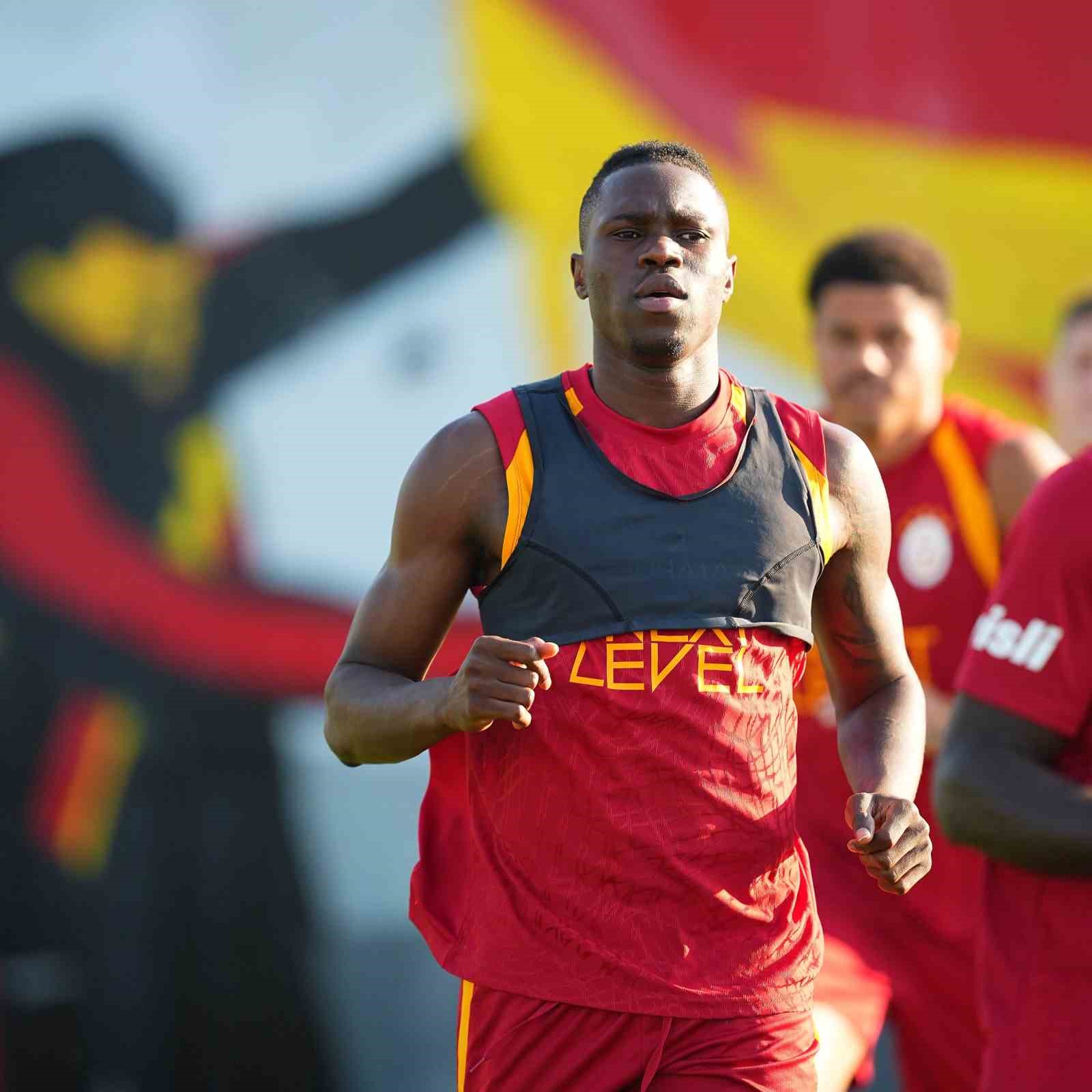 Galatasaray, yeni sezon hazırlıklarını sürdürüyor