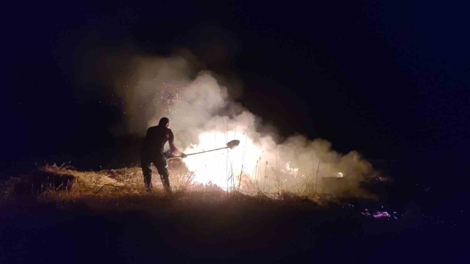 Sivas’ta buğday tarlasında yangın: 20 dönüm alan küle döndü