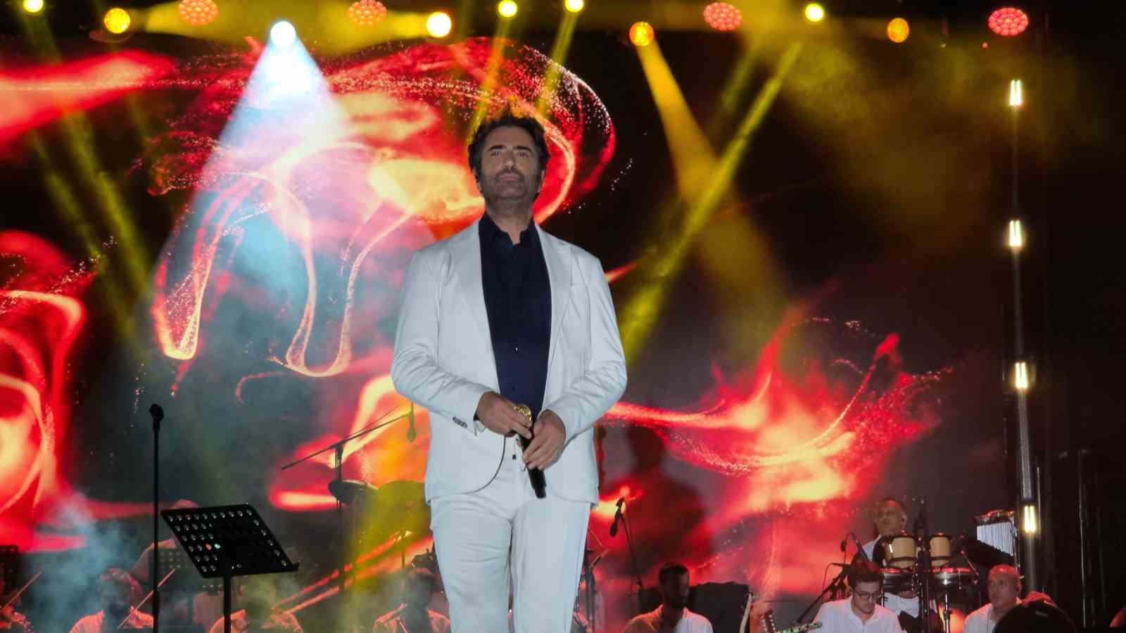Tekirdağ’da Mahsun Kırmızıgül rüzgarı