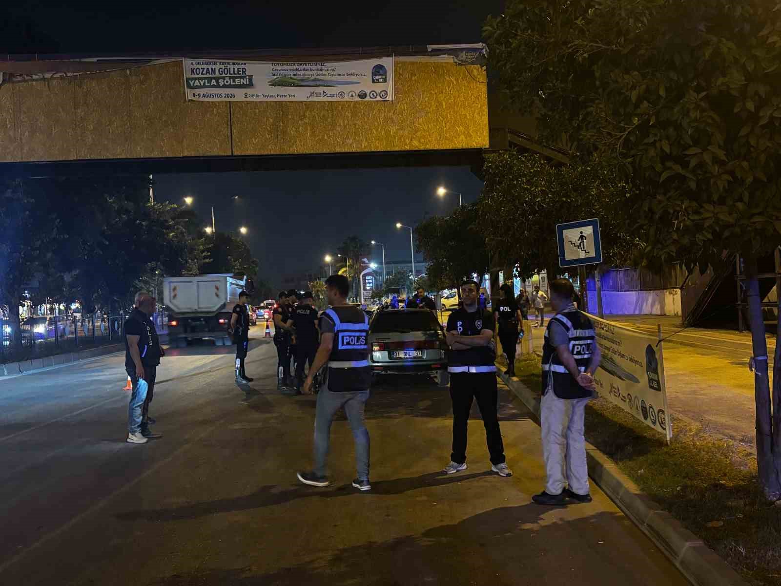 Adana’da Huzur ve Güven uygulaması: 62 aranan şahıs yakalandı, 3 milyon 924 bin TL ceza kesildi