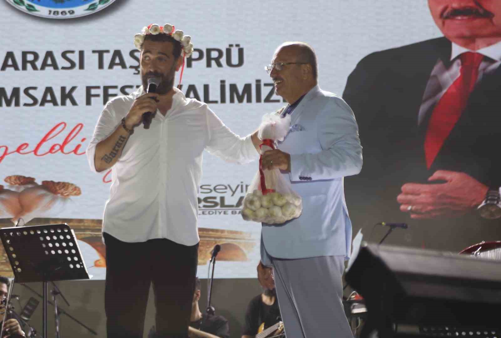 Resul Dindar ve Ümit Yaşar, Kastamonu’da binlerce vatandaşa unutulmaz bir gece yaşattı