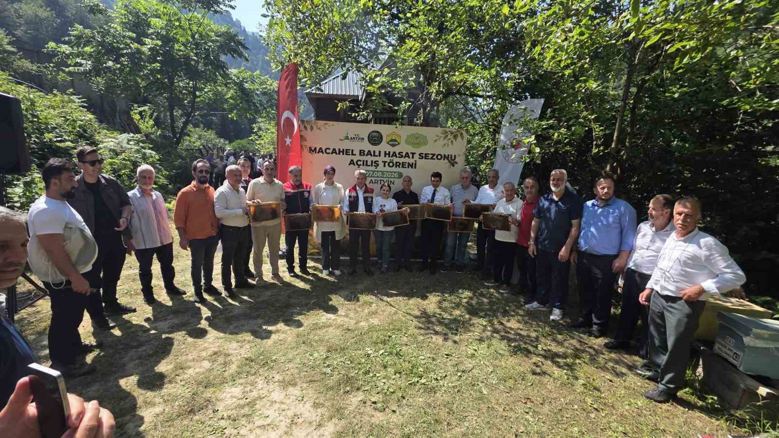 UNESCO korumasındaki Macahel’de bal hasadı başladı