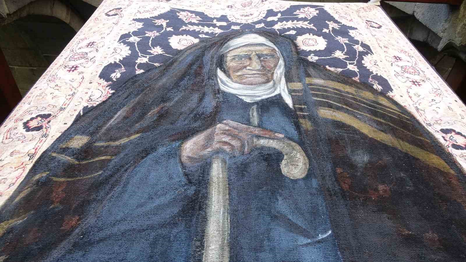 Türkiye’de bir ilki yapıyor: Kilim üzerine fırçasıyla Türk tarihini resmediyor