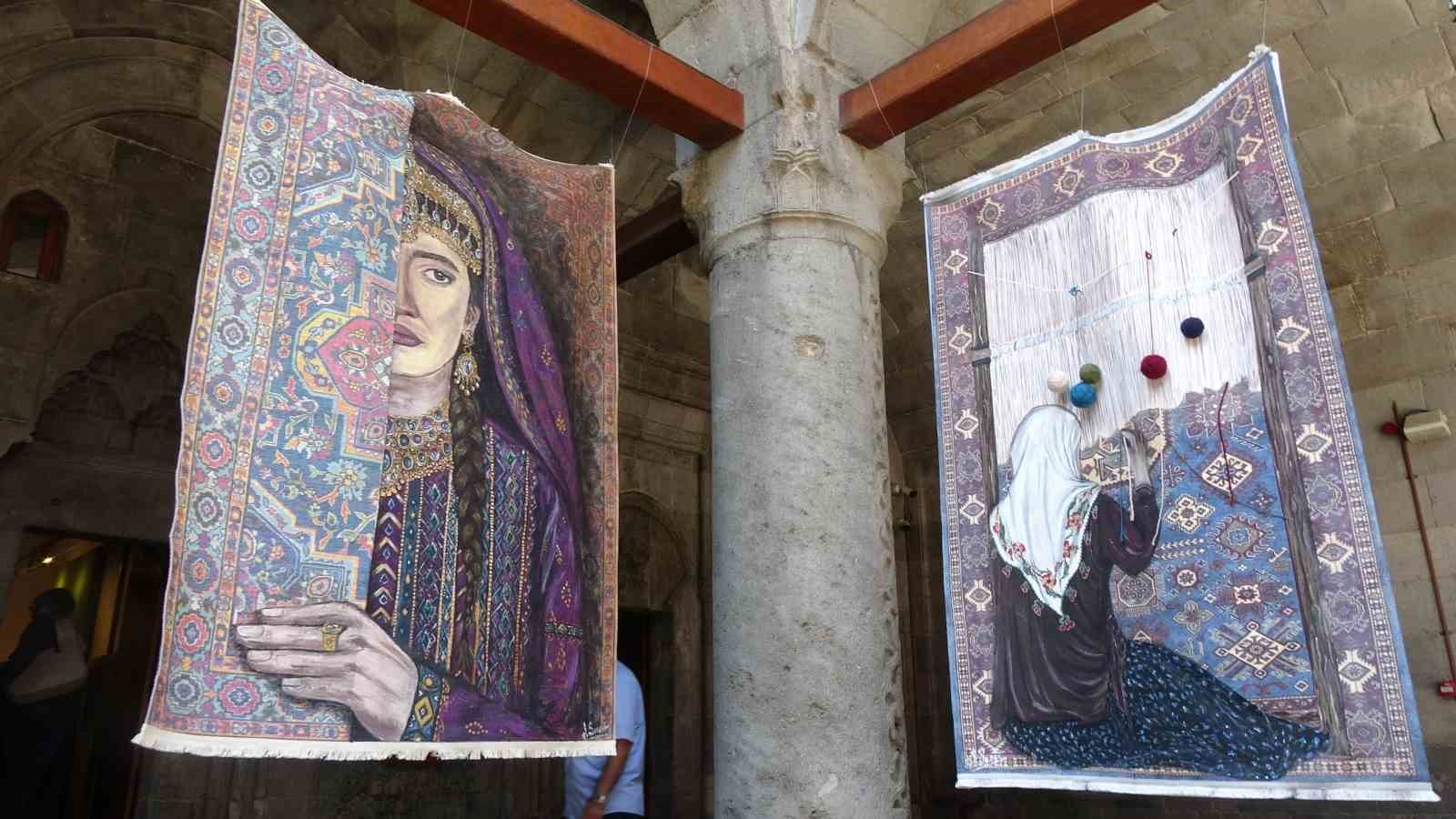 Türkiye’de bir ilki yapıyor: Kilim üzerine fırçasıyla Türk tarihini resmediyor