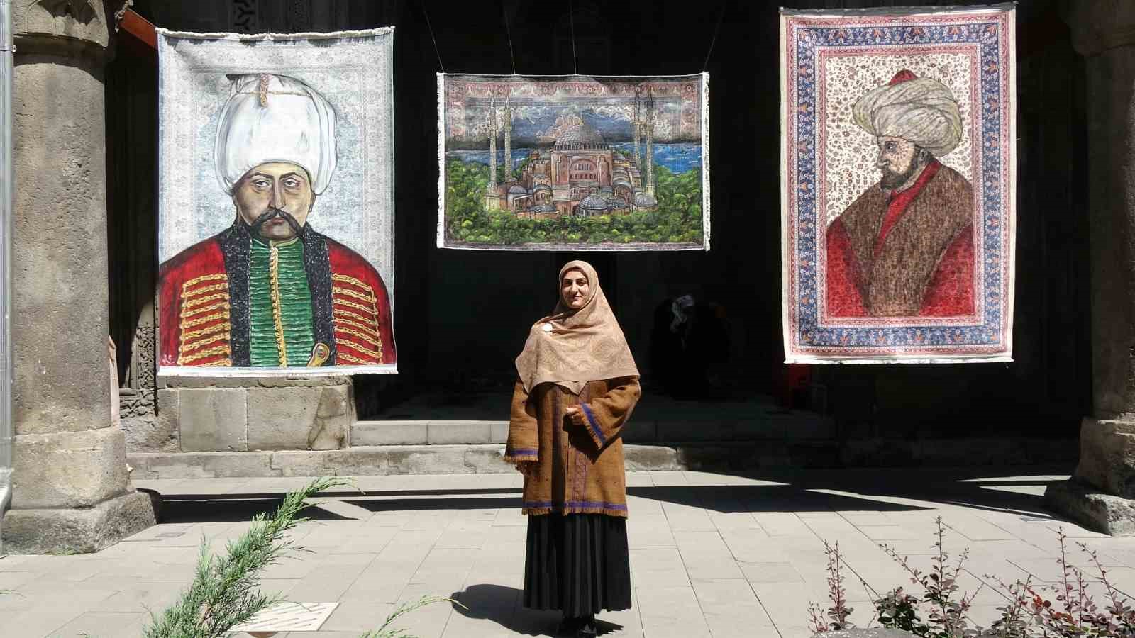 Türkiye’de bir ilki yapıyor: Kilim üzerine fırçasıyla Türk tarihini resmediyor
