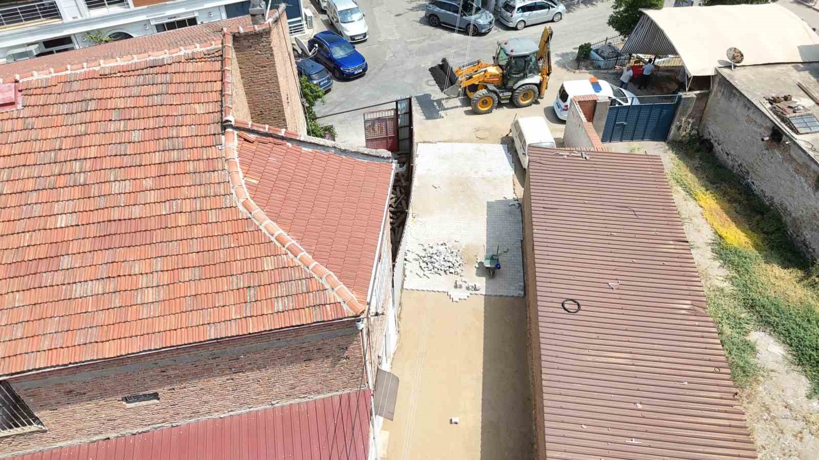 Nazilli Belediyesi yol çalışmalarını sürdürüyor