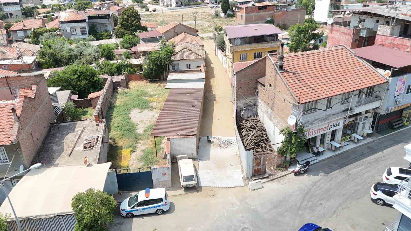 Nazilli Belediyesi yol çalışmalarını sürdürüyor