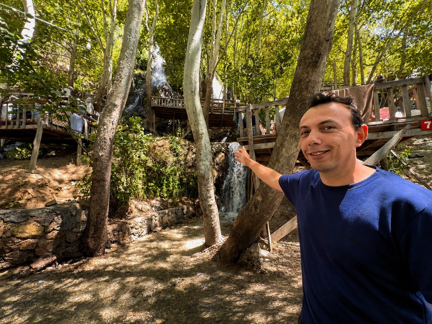 Yaz sıcağından kaçanların adresi Savruk Şelalesi oldu