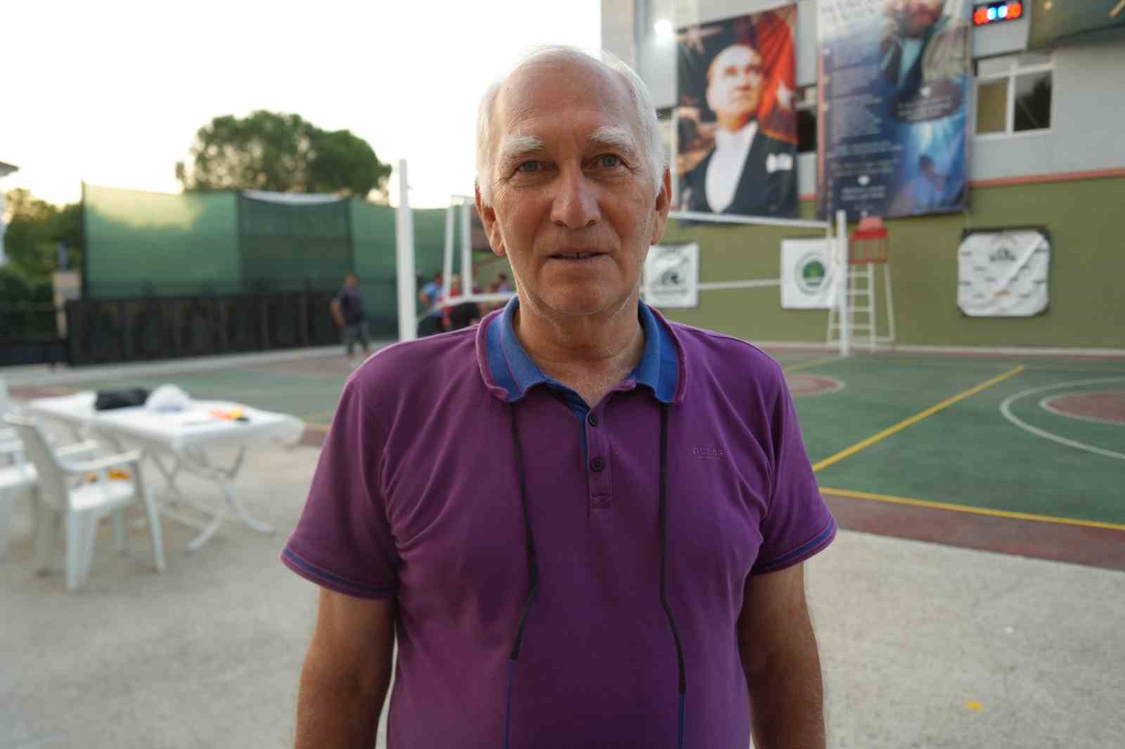 Hayatını kaybeden dalgıç için 12 takım sahaya çıktı