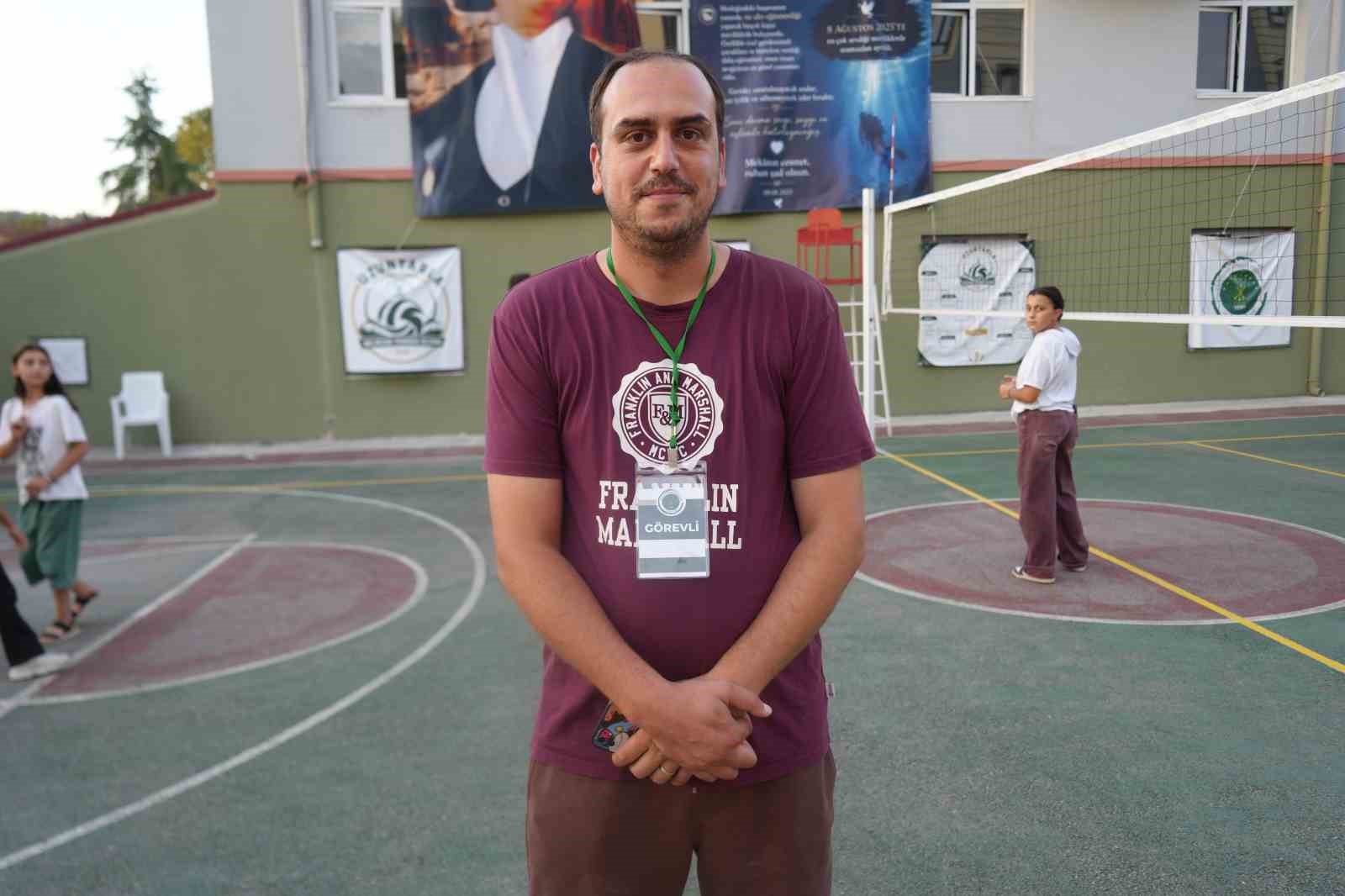 Hayatını kaybeden dalgıç için 12 takım sahaya çıktı